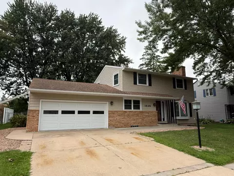 1535 8th Ave SE, Rochester, MN 55904