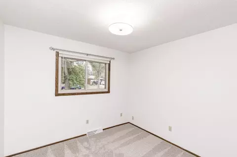 Bedroom - 2544 Arrowhead Rd S, Fargo, ND 58103 photo 4 of 8