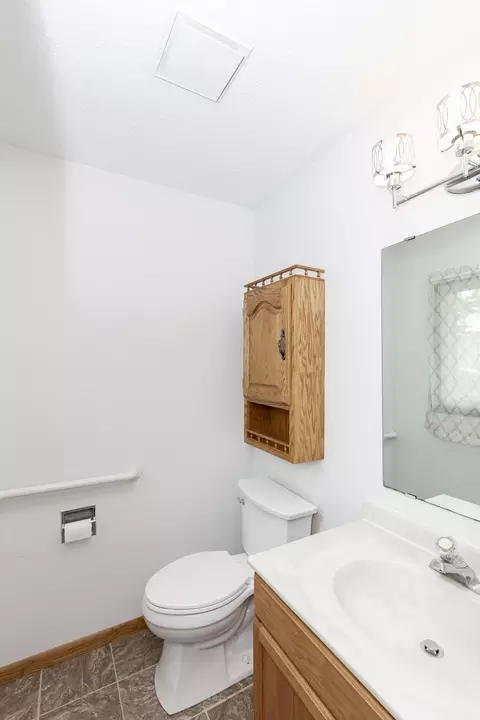 Bath - 2544 Arrowhead Rd S, Fargo, ND 58103 photo 1 of 8