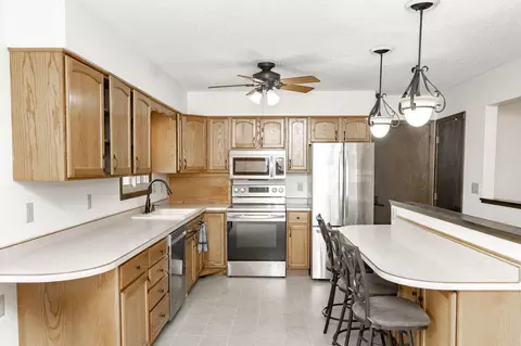 Kitchen - 2544 Arrowhead Rd S, Fargo, ND 58103 photo 3 of 7