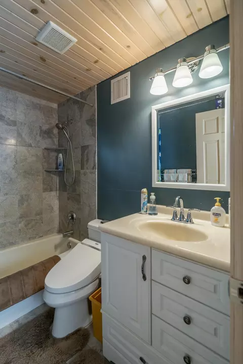 Bath - 50326 217th Ave, Mcgregor, MN 55760 photo 2 of 4
