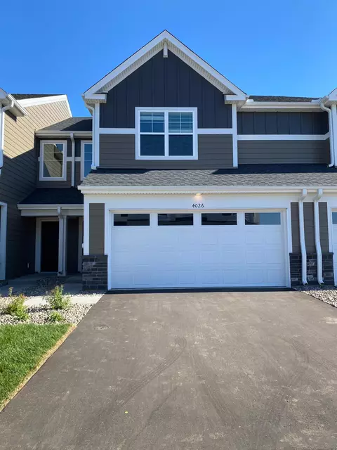 4026 Hayward Ave N, Oakdale, MN 55128
