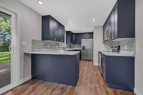 Kitchen - 1060 44th St SE, Willmar, MN 56201 photo 2 of 4