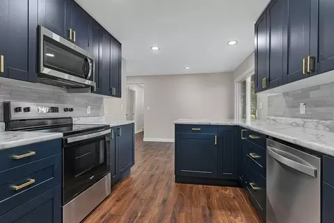 Kitchen - 1060 44th St SE, Willmar, MN 56201 photo 4 of 4