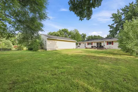 Exterior - 2107 Shale Ln, Eagan, MN 55122 photo 4 of 7