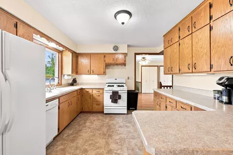 Kitchen - 2107 Shale Ln, Eagan, MN 55122 photo 1 of 3
