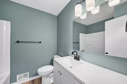Bath - 7101 Willow Rd, Maple Grove, MN 55369 photo 3 of 5