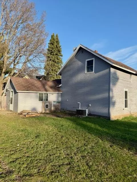 Exterior - 101 5th Ave E, Lisbon, ND 58054 photo 1 of 1