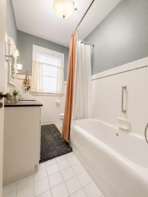 Bath - 1325 6th Ave N, Windom, MN 56101 photo 1 of 4