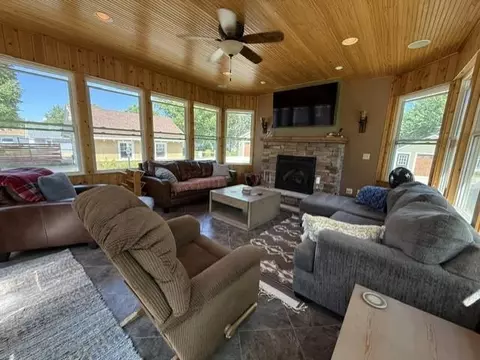 Living - 1325 6th Ave N, Windom, MN 56101 photo 1 of 5