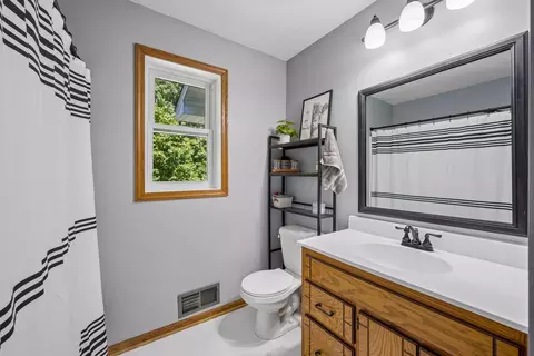 Bath - 21946 Oak Heights Cir, Cold Spring, MN 56320 photo 1 of 3