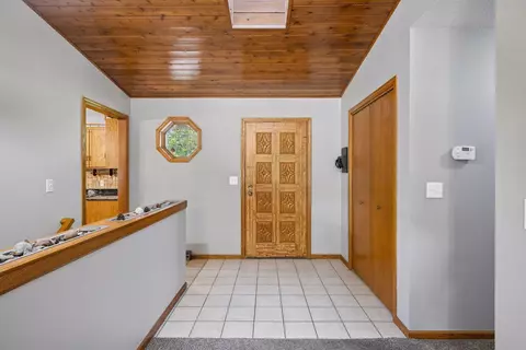 Entry Way - 21946 Oak Heights Cir, Cold Spring, MN 56320 photo 1 of 2