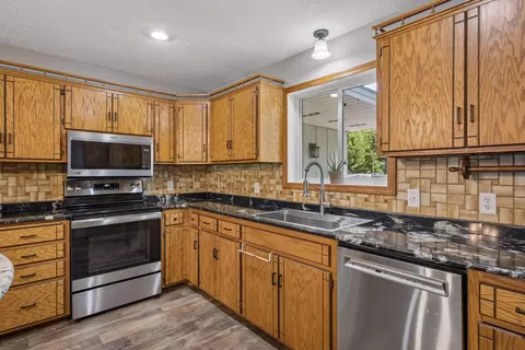 Kitchen - 21946 Oak Heights Cir, Cold Spring, MN 56320 photo 2 of 6