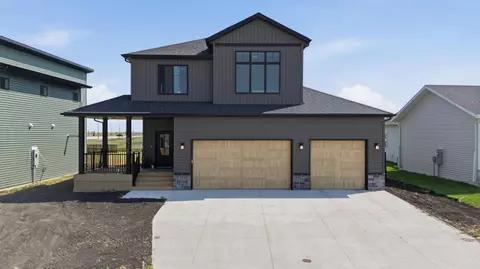 8326 61st St S, Horace, ND 58047