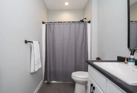 Bath - 428 Audrey Dr, Mapleton, ND 58059 photo 2 of 6