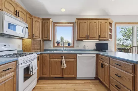 Kitchen - 465 8th St SW, Plainview, MN 55964 photo 4 of 5