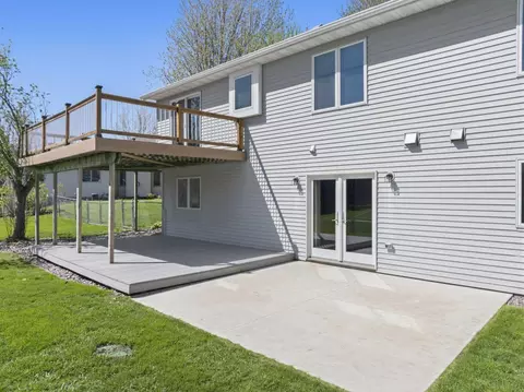 Exterior - 465 8th St SW, Plainview, MN 55964 photo 4 of 10