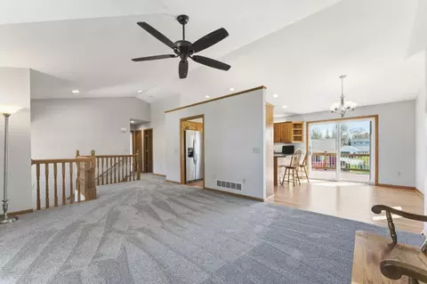Living - 465 8th St SW, Plainview, MN 55964 photo 5 of 5