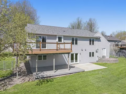 Exterior - 465 8th St SW, Plainview, MN 55964 photo 3 of 10