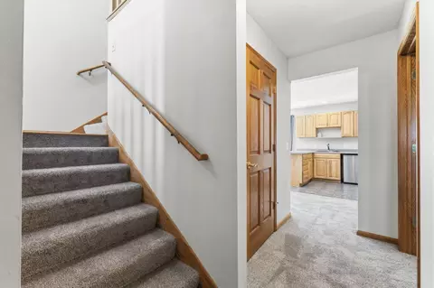 Entry Way - 465 8th St SW, Plainview, MN 55964 photo 1 of 3
