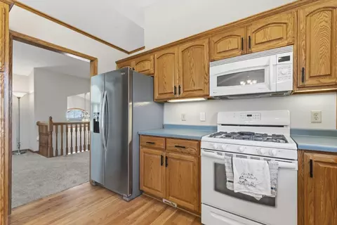 Kitchen - 465 8th St SW, Plainview, MN 55964 photo 5 of 5