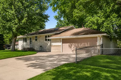 558 113th Ln NW, Coon Rapids, MN 55448