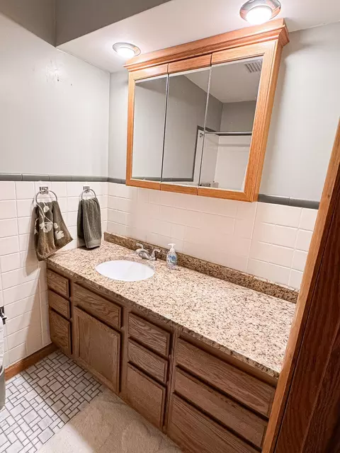 Bath - 7450 36th St NE, Willmar, MN 56201 photo 1 of 4
