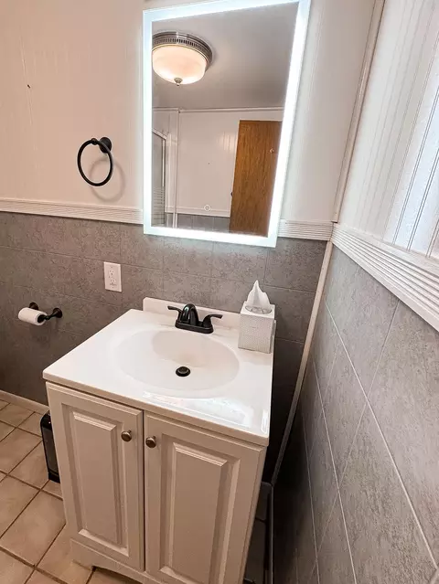 Bath - 7450 36th St NE, Willmar, MN 56201 photo 4 of 4