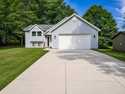 3454 Willow Ct, White Bear Lake, MN 55110