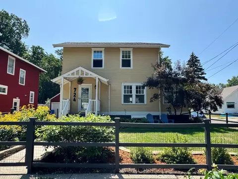724 11th Ave N, Fargo, ND 58102