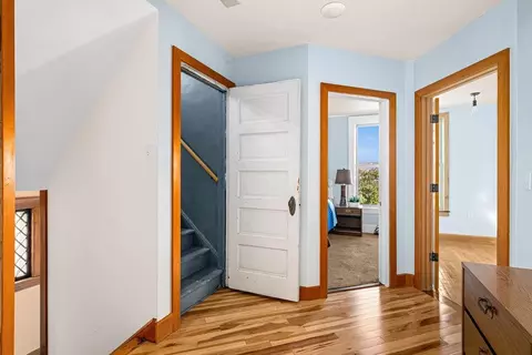 Entry Way - 1101 E 4th St, Duluth, MN 55805 photo 5 of 5