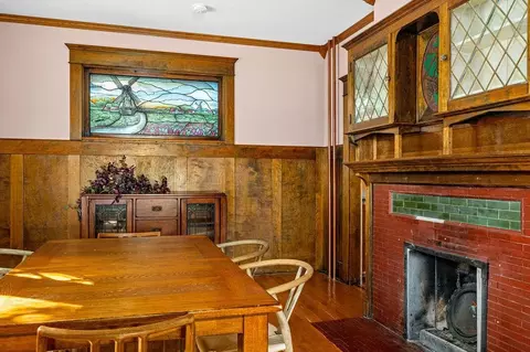 Dining - 1101 E 4th St, Duluth, MN 55805 photo 3 of 3