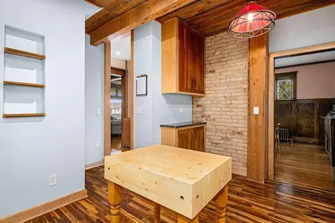 Entry Way - 1101 E 4th St, Duluth, MN 55805 photo 4 of 5