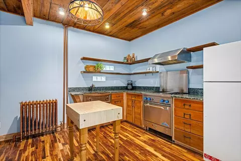 Kitchen - 1101 E 4th St, Duluth, MN 55805 photo 1 of 2