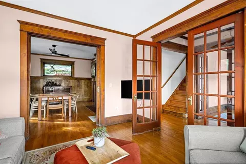 Entry Way - 1101 E 4th St, Duluth, MN 55805 photo 3 of 5