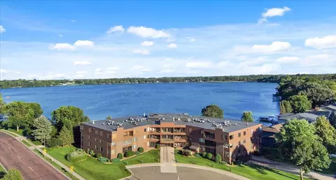 601 Shoreacres Dr #107, Fairmont, MN 56031
