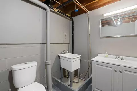 Bath - 3869 Sandberg Rd, Duluth, MN 55810 photo 3 of 3
