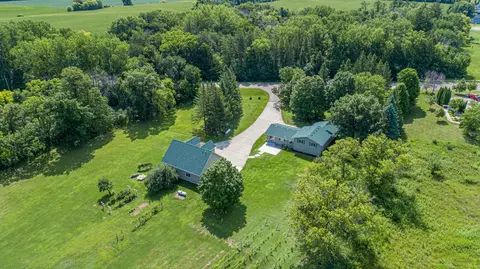 View/Area - 2518 14th St NE, Faribault, MN 55021 photo 1 of 8