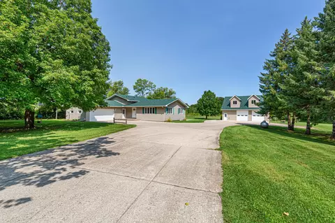 Exterior - 2518 14th St NE, Faribault, MN 55021 photo 2 of 9