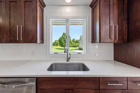 Kitchen - 2518 14th St NE, Faribault, MN 55021 photo 5 of 10