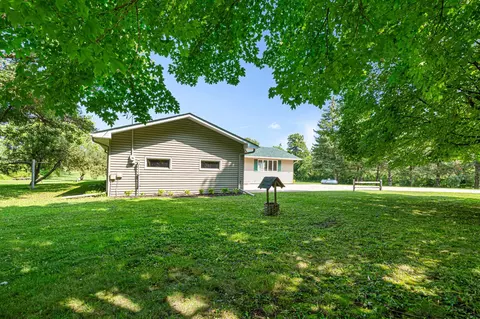Exterior - 2518 14th St NE, Faribault, MN 55021 photo 3 of 9