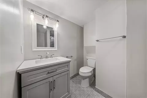 Bath - 2518 14th St NE, Faribault, MN 55021 photo 5 of 8