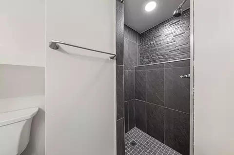 Bath - 2518 14th St NE, Faribault, MN 55021 photo 6 of 8