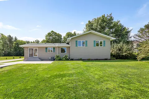 Exterior - 2518 14th St NE, Faribault, MN 55021 photo 5 of 9