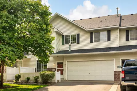 3001 Juniper Ln #I, Woodbury, MN 55125