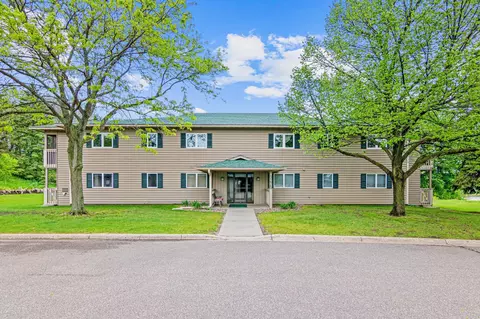 3275 80th St E #305, Inver Grove Heights, MN 55076