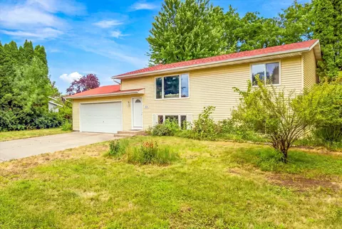 Exterior - 2219 Windsor Rd, Saint Cloud, MN 56301 photo 2 of 4