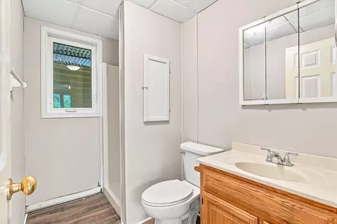 Bath - 2219 Windsor Rd, Saint Cloud, MN 56301 photo 2 of 2