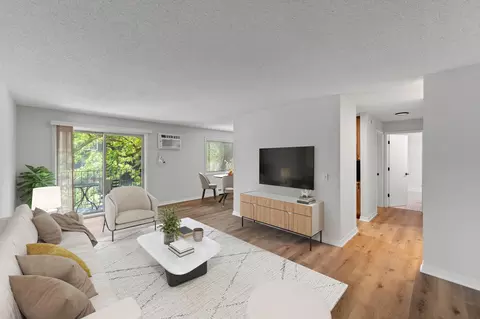 3540 Hennepin Ave S #218, Minneapolis, MN 55408