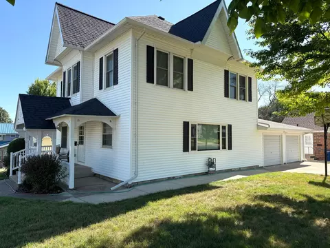 Exterior - 124 N Spring Ave, Springfield, MN 56087 photo 3 of 3